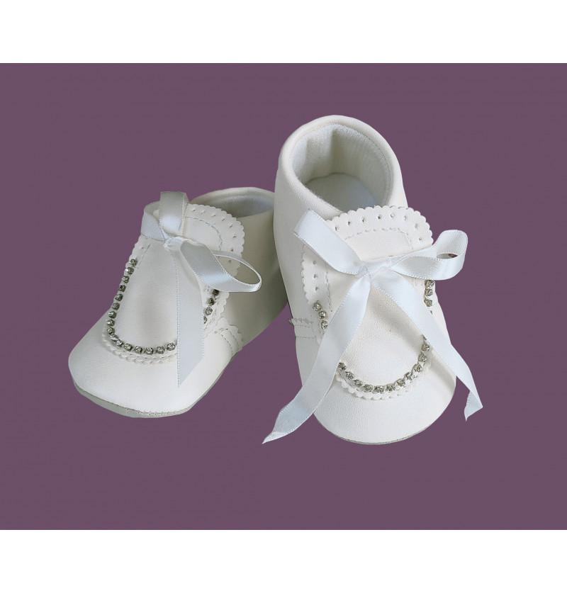 HunyHuny Attractive White Shoes for Infants with beautiful stones and ribbon
