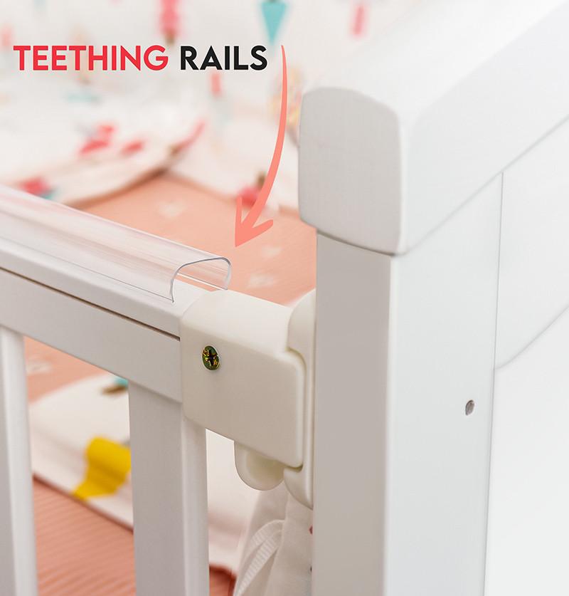 Baby_cot_bed_with_teething_rails
